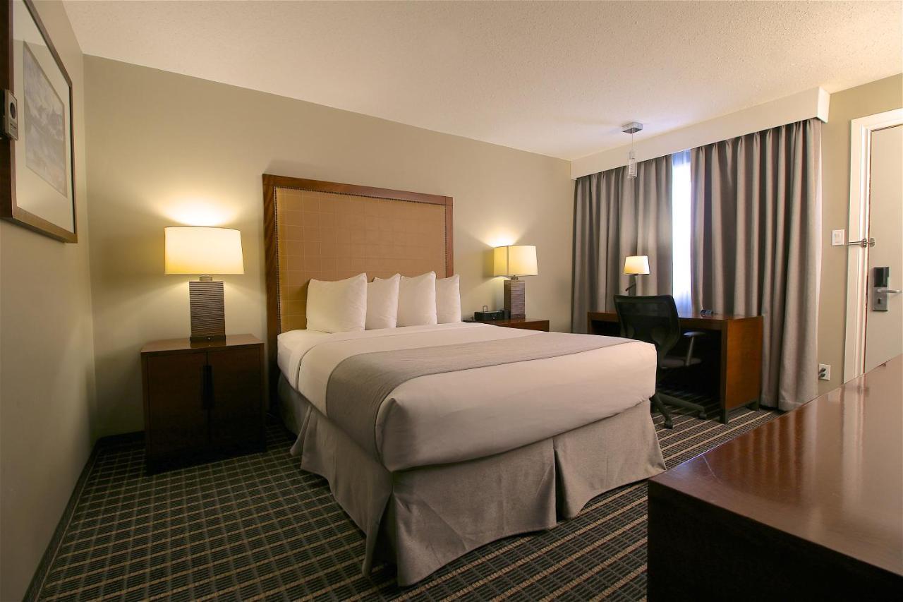 Hotel Clarion Pointe Medicine Hat Exteriér fotografie