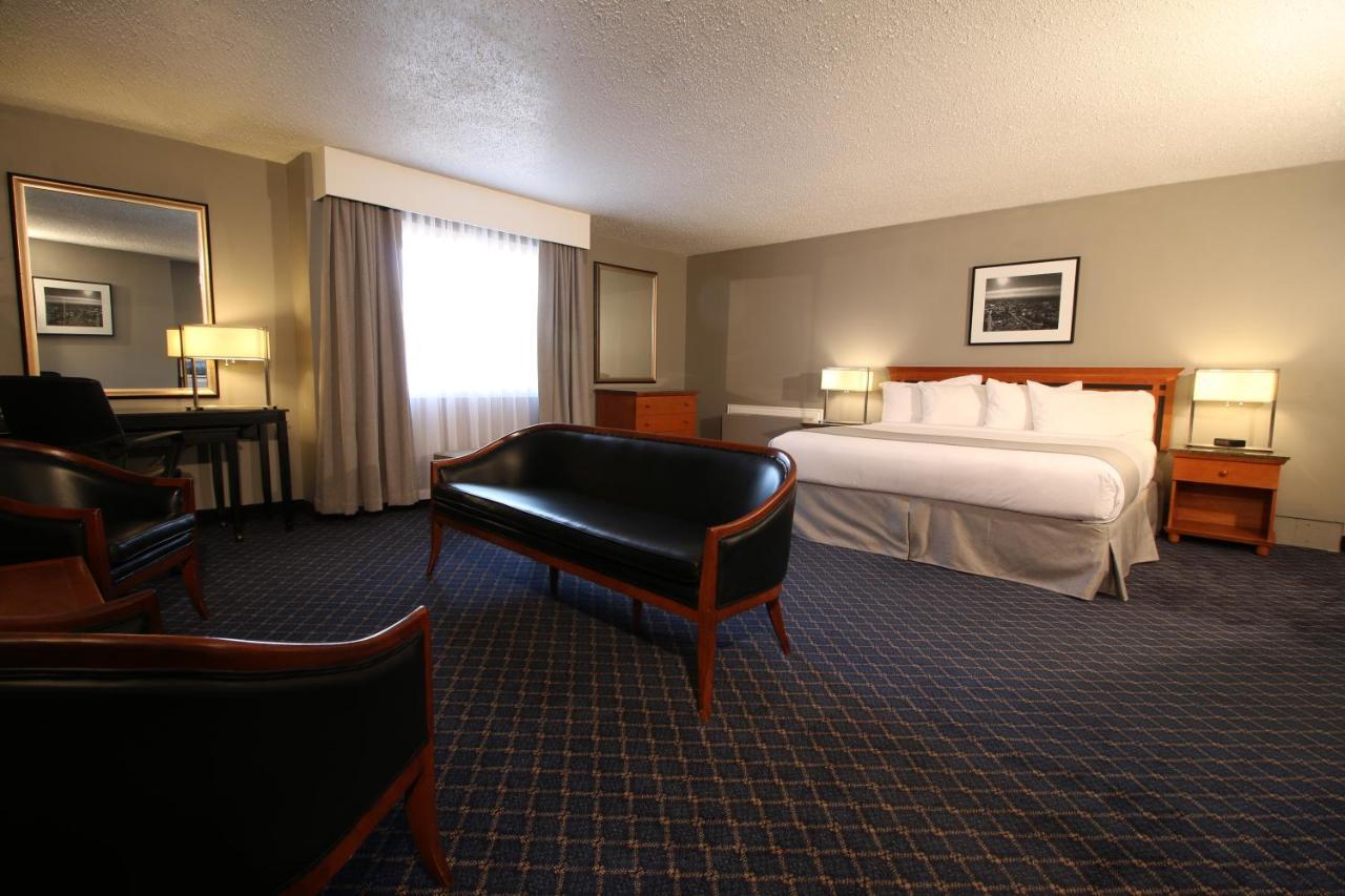 Hotel Clarion Pointe Medicine Hat Exteriér fotografie