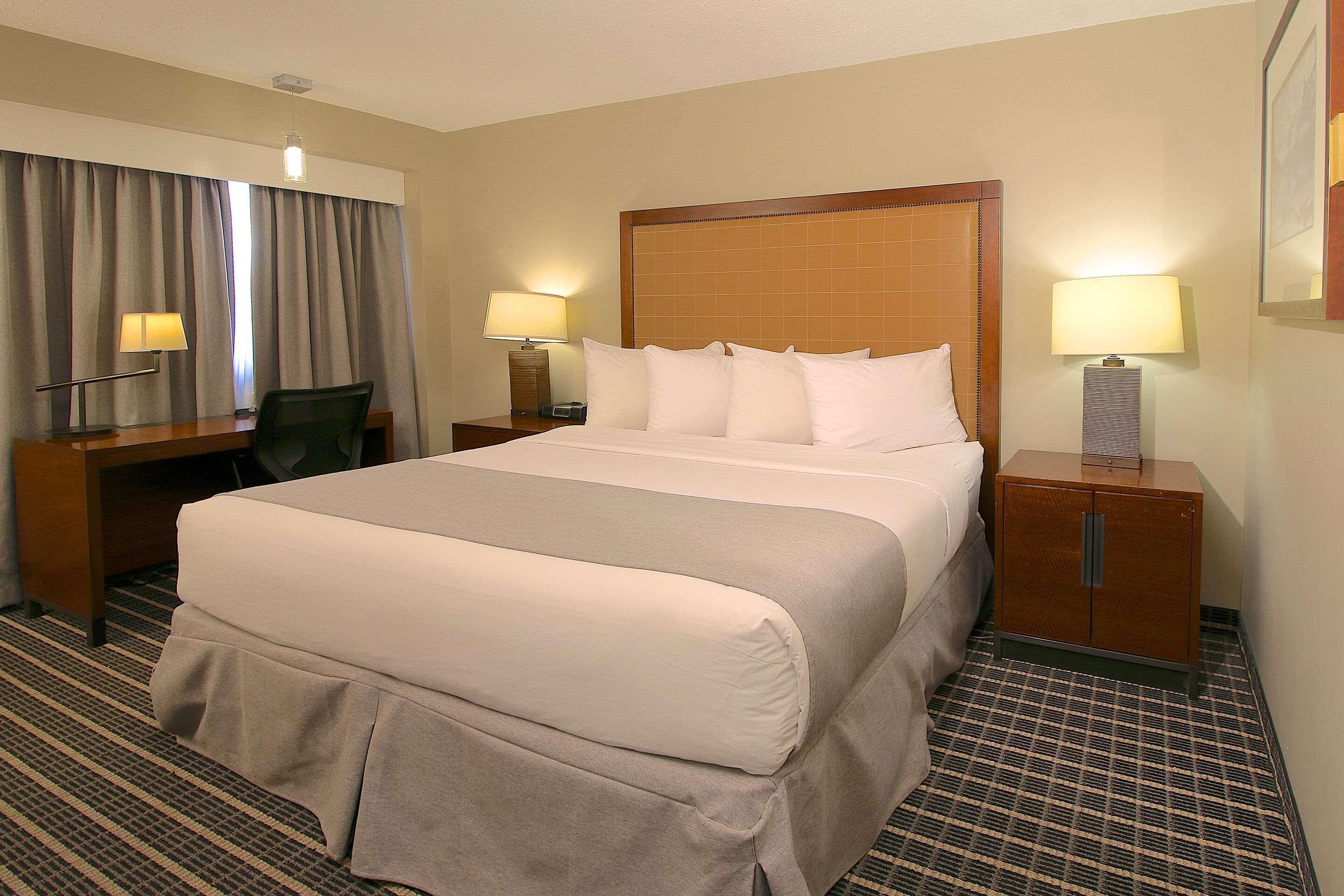 Hotel Clarion Pointe Medicine Hat Exteriér fotografie