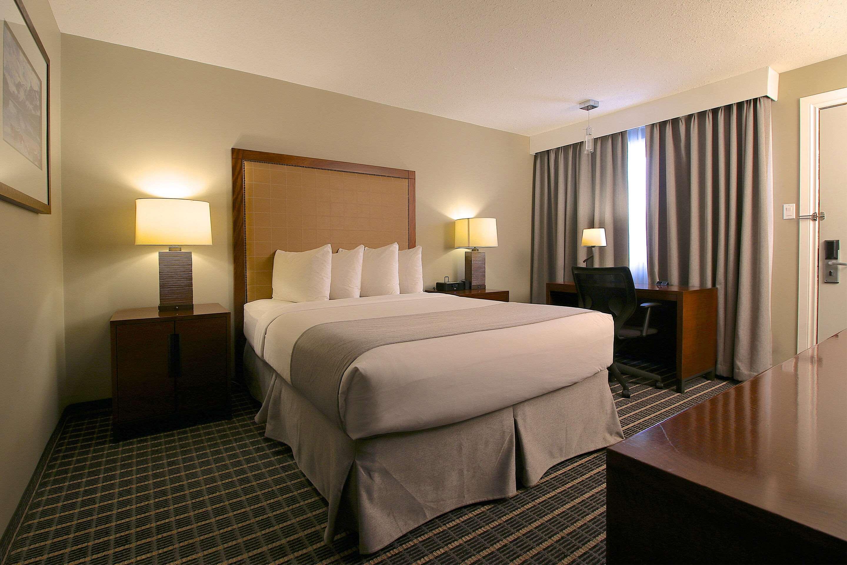Hotel Clarion Pointe Medicine Hat Exteriér fotografie