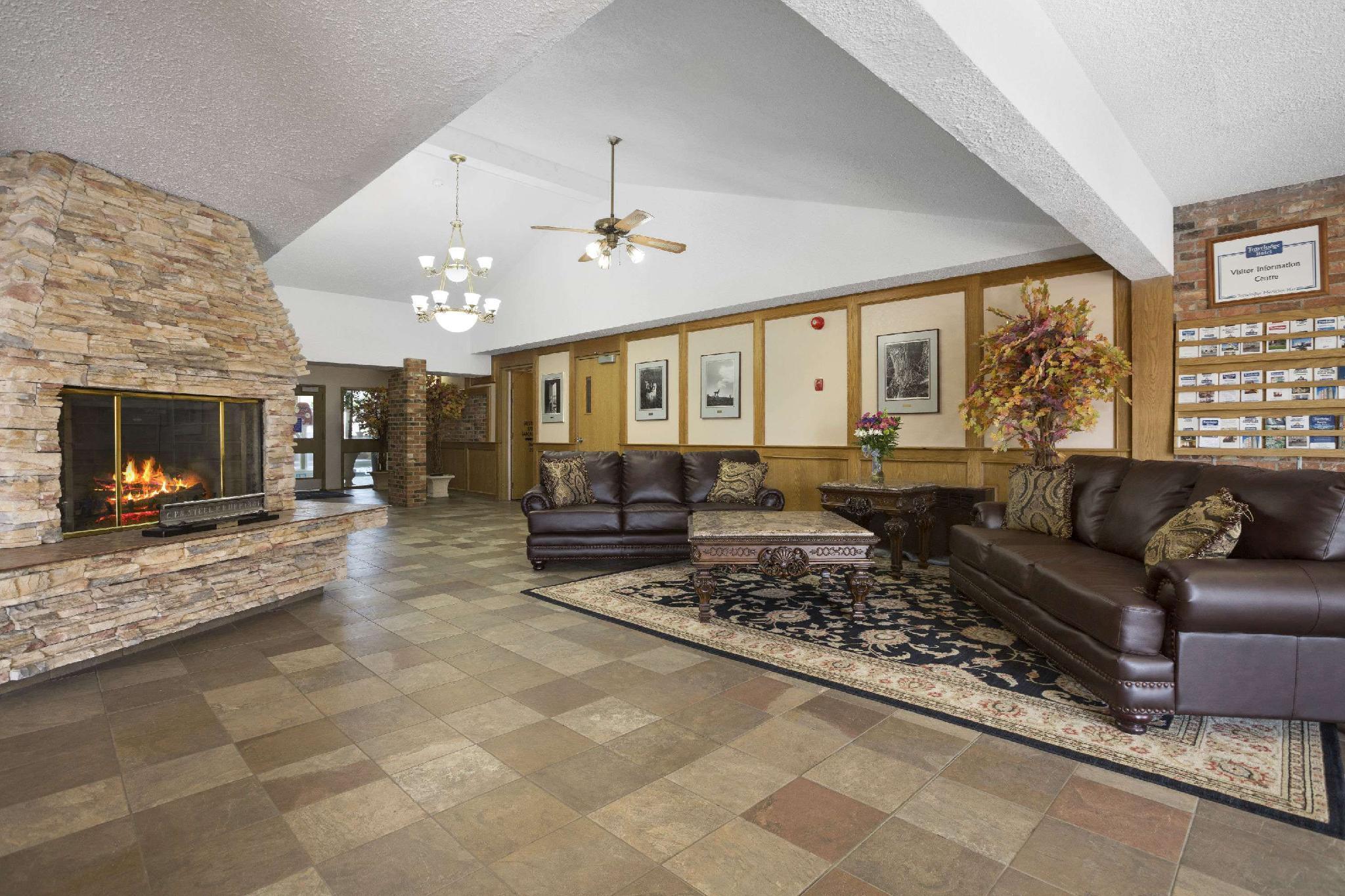 Hotel Clarion Pointe Medicine Hat Exteriér fotografie