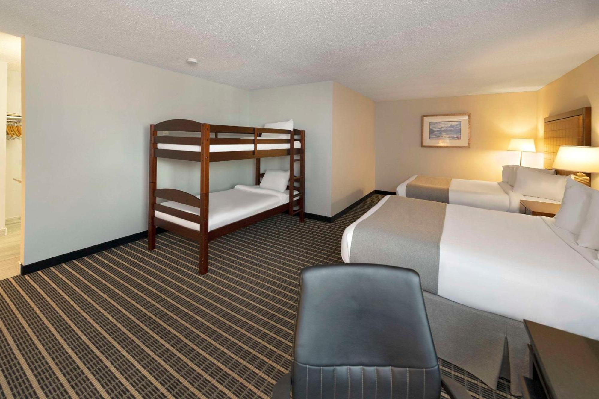 Hotel Clarion Pointe Medicine Hat Exteriér fotografie