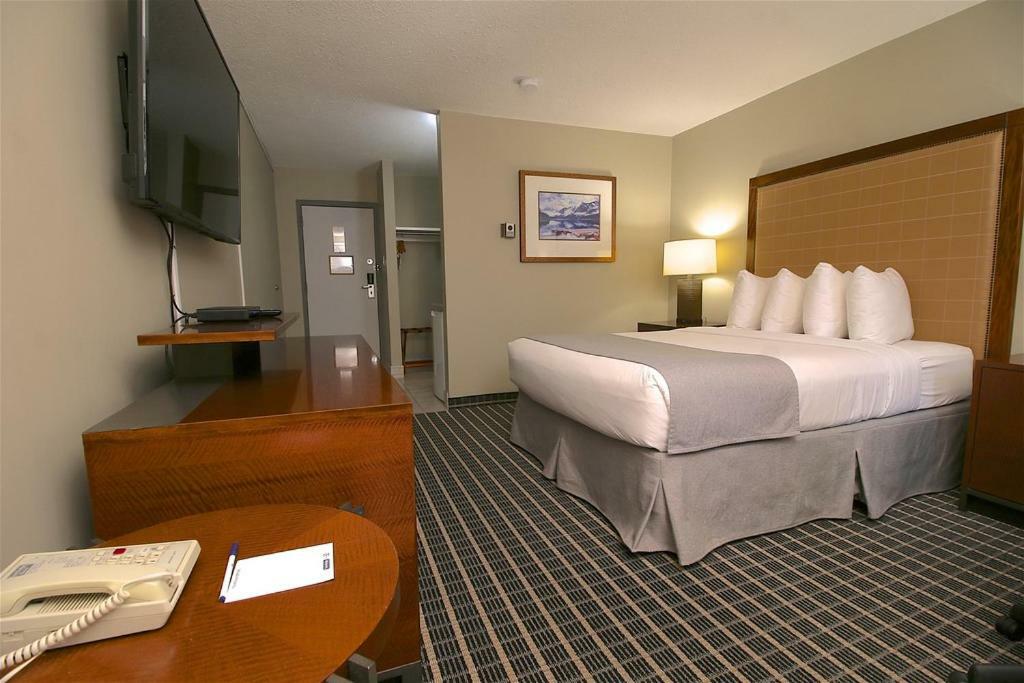 Hotel Clarion Pointe Medicine Hat Exteriér fotografie