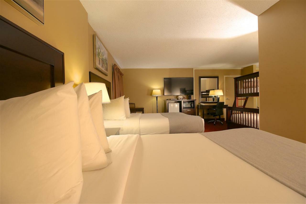 Hotel Clarion Pointe Medicine Hat Exteriér fotografie